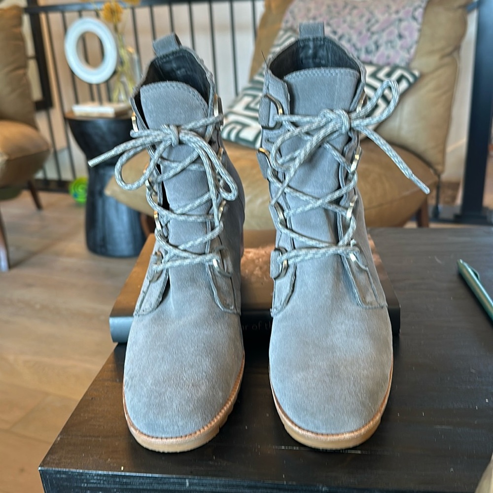 Lace up Sorel Bootie worn once